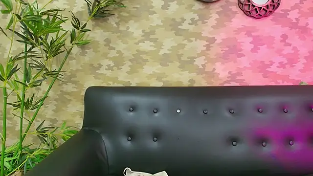 cherry chel online show from December 14, 2025, 4:56 pm