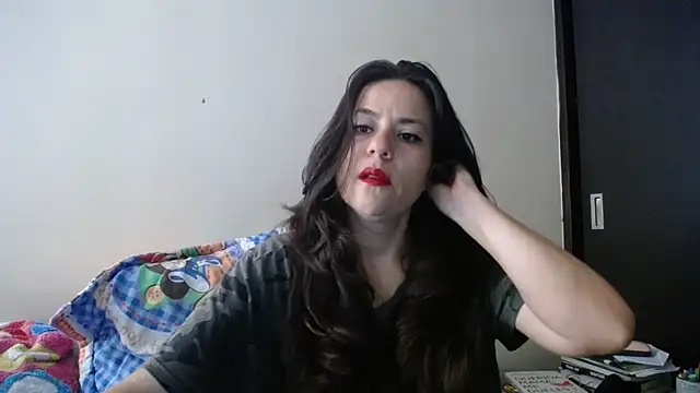 Snapshot of KAROLCANDY chatting on December 5, 2025, 2:14 pm KAROLCANDY online show from December 5, 2025, 2:14 pm