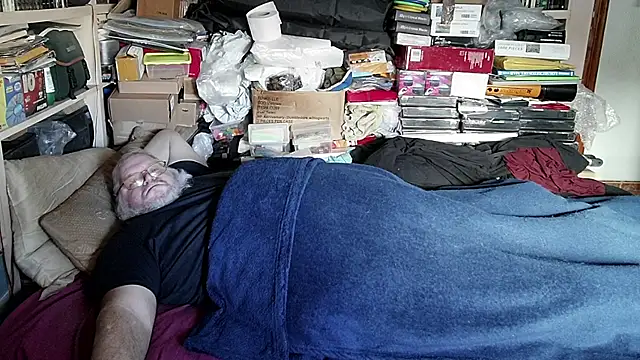 hadeszeuss2 online show from January 7, 2025, 3:02 pm