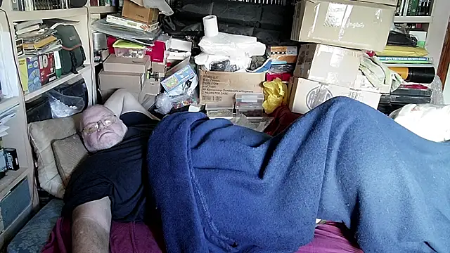 hadeszeuss2 online show from February 8, 2025, 3:10 pm