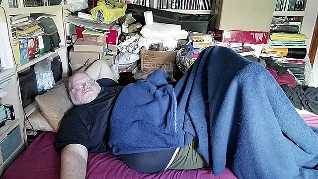 hadeszeuss2 online show from February 27, 2025, 2:21 pm