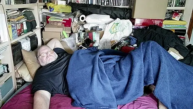 hadeszeuss2 online show from March 5, 2025, 2:45 pm