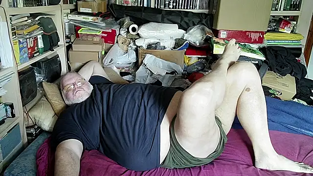 hadeszeuss2 online show from March 7, 2025, 2:34 pm