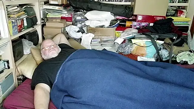 hadeszeuss2 online show from March 13, 2025, 5:50 pm