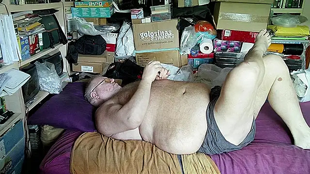 hadeszeuss2 online show from October 8, 2025, 1:31 pm