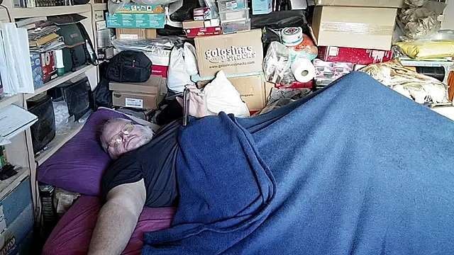 hadeszeuss2 online show from December 3, 2025, 3:21 pm