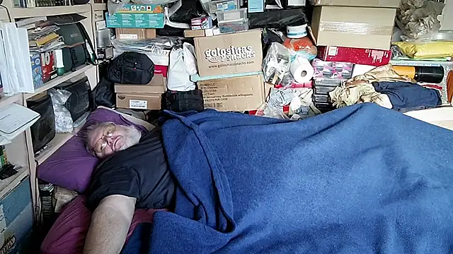 hadeszeuss2 online show from December 5, 2025, 2:14 pm