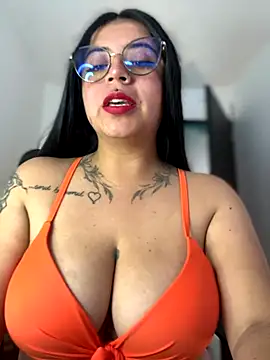 Devilsweet17 online show from September 18, 2025, 12:07 pm