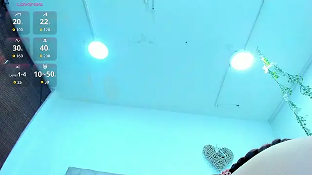 Hannah Miller   online show from October 7, 2025, 5:32 pm