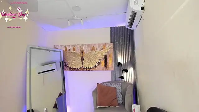 emma alice  online show from January 29, 2025, 6:39 pm