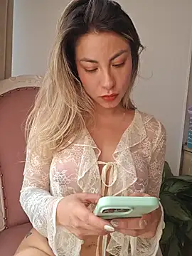 Karen San Miguel online show from February 4, 2025, 7:22 pm