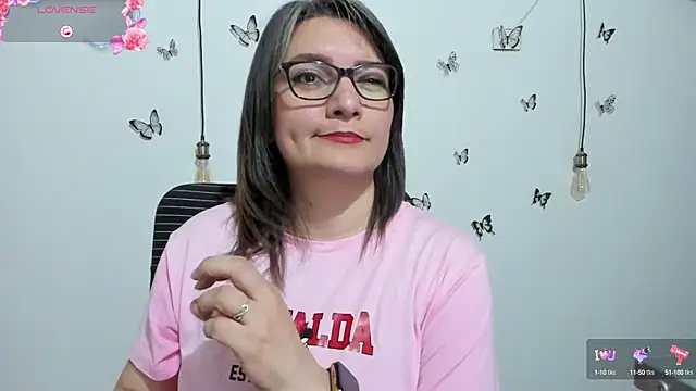 Amie Adams82  online show from September 24, 2025, 7:17 pm