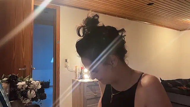 JeSuisUnTapin online show from December 19, 2025, 3:08 pm