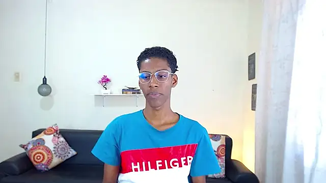 maiki18  online show from January 23, 2025, 7:29 pm