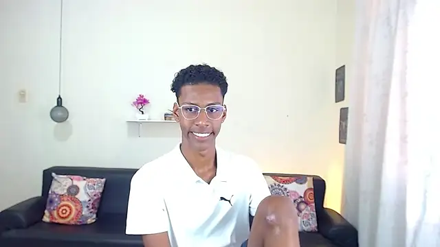 maiki18  online show from January 27, 2025, 7:46 pm