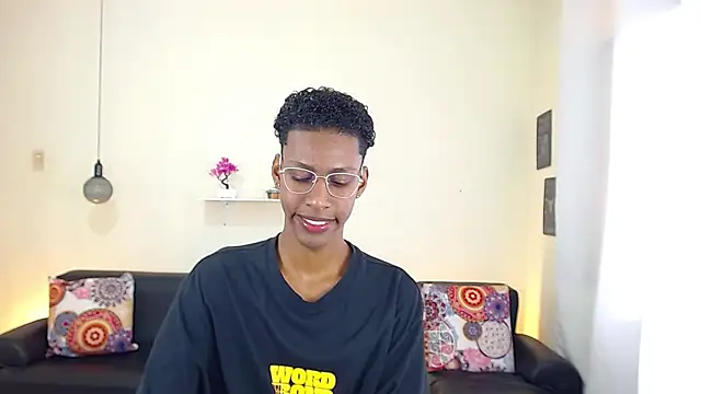 maiki18  online show from February 14, 2025, 1:51 pm