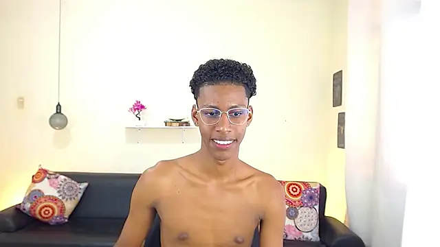 maiki18  online show from February 21, 2025, 4:59 pm