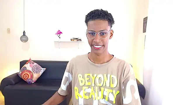 maiki18  online show from February 25, 2025, 1:50 pm