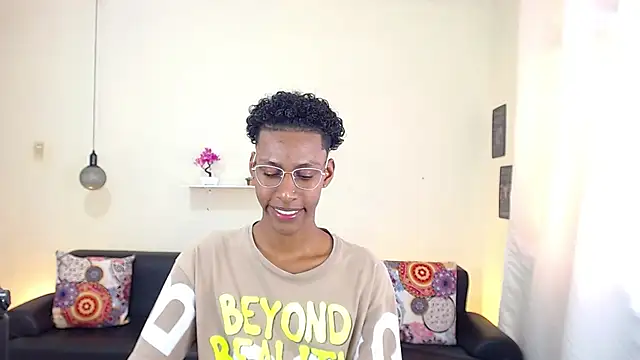 maiki18  online show from March 5, 2025, 4:57 pm