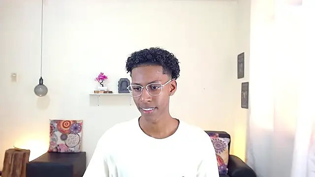 maiki18  online show from March 18, 2025, 7:53 pm