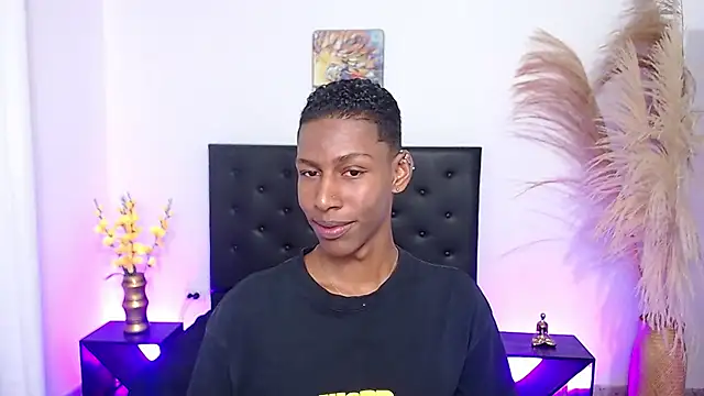 maiki18  online show from November 1, 2025, 1:57 pm