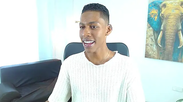 Snapshot of maiki18_ chatting on February 7, 2026, 8:34 pm maiki18 online show from February 7, 2026, 8:34 pm