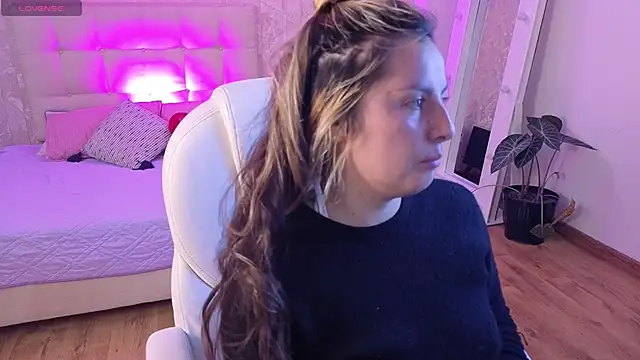 brandy sweet  online show from October 9, 2025, 12:03 pm