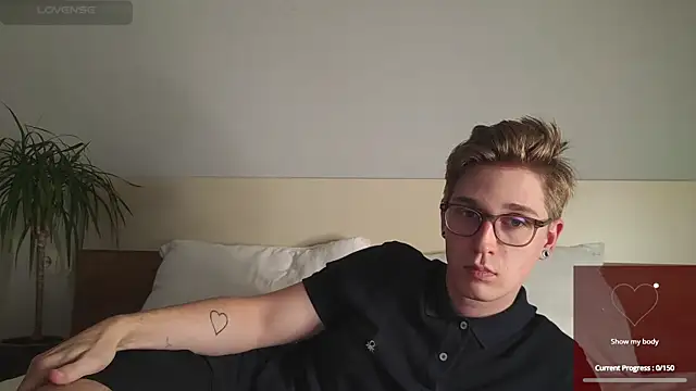 Shirizi online show from November 9, 2025, 2:48 pm