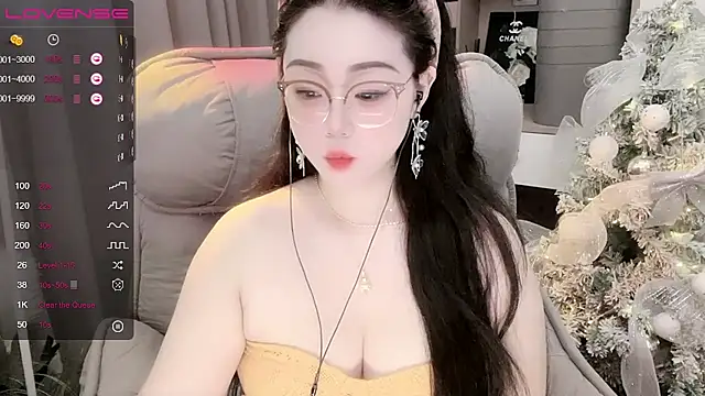 Monica-888 online show from September 17, 2025, 6:09 pm