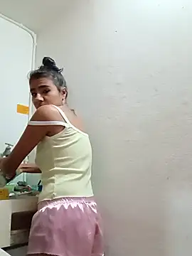 Leslly  online show from December 22, 2024, 10:17 am