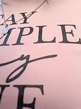 Leslly  online show from December 22, 2024, 10:04 pm