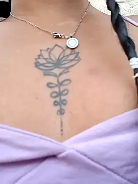 Leslly  online show from December 25, 2024, 9:11 pm