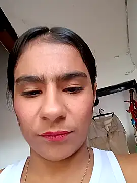 Leslly  online show from January 4, 2025, 6:19 pm