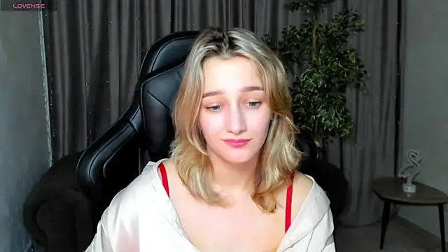 Snapshot of Sinty_Noria chatting on January 20, 2025, 7:15 am Sinty Noria online show from January 20, 2025, 7:15 am
