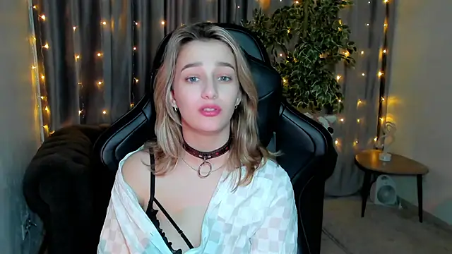 Snapshot of Sinty_Noria chatting on February 5, 2025, 4:06 am Sinty Noria online show from February 5, 2025, 4:06 am