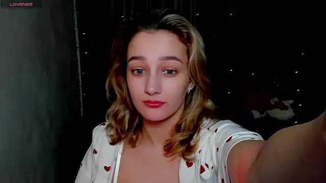 Snapshot of Sinty_Noria chatting on February 11, 2025, 4:33 am Sinty Noria online show from February 11, 2025, 4:33 am