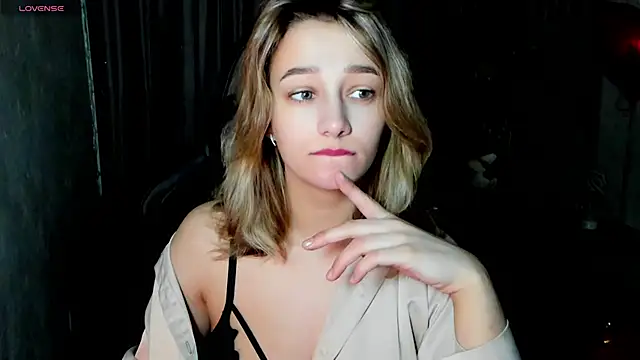 Snapshot of Sinty_Noria chatting on February 19, 2025, 1:08 am Sinty Noria online show from February 19, 2025, 1:08 am