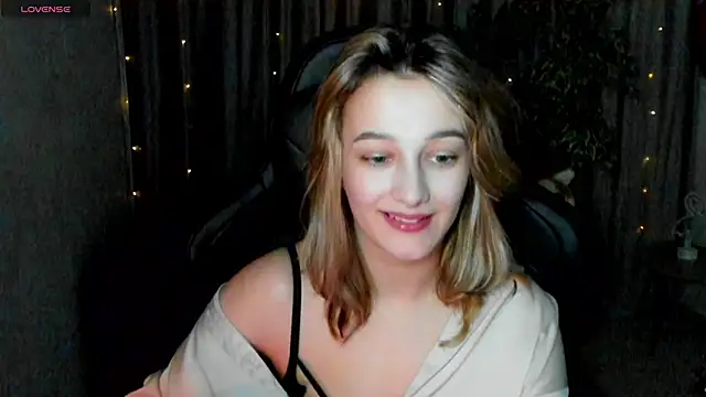 Snapshot of Sinty_Noria chatting on February 19, 2025, 7:17 am Sinty Noria online show from February 19, 2025, 7:17 am