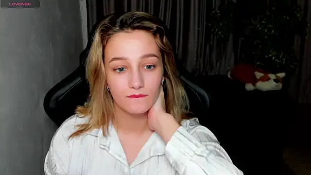 Snapshot of Sinty_Noria chatting on February 25, 2025, 7:20 am Sinty Noria online show from February 25, 2025, 7:20 am