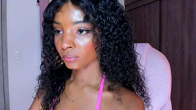 Snapshot of alikahouston4 chatting on August 5, 2026, 6:11 pm alikahouston4 online show from August 5, 2026, 6:11 pm