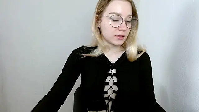 cindi hot online show from March 14, 2025, 8:10 am