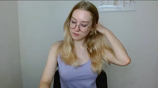 cindi hot online show from September 21, 2025, 9:22 am