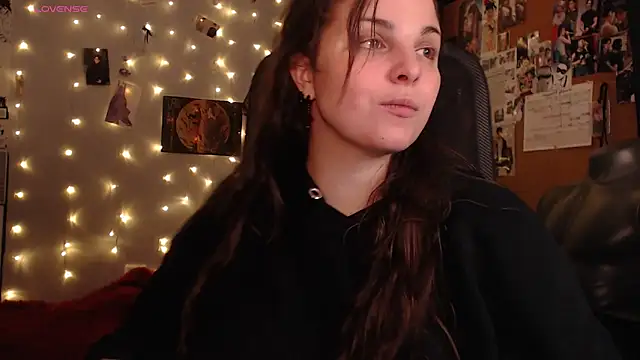 Saya sweet online show from October 11, 2025, 9:35 pm