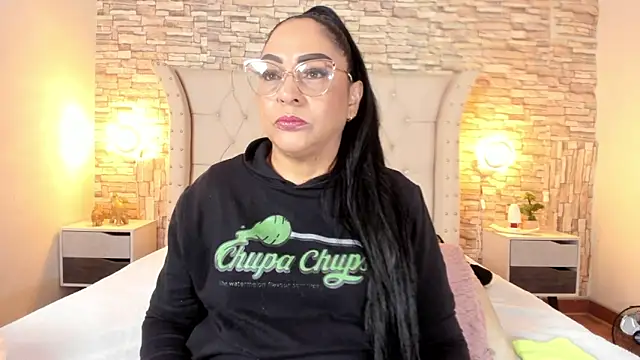 Gina Myers online show from October 3, 2025, 12:24 pm