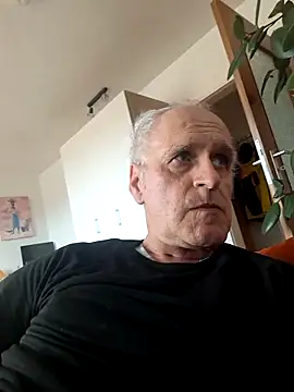 Milkasahne64 online show from September 24, 2025, 10:40 am