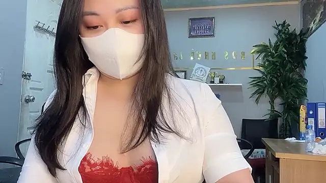 Snapshot of Bamboo_Swetie chatting on December 15, 2024, 10:47 pm Bamboo Swetie online show from December 15, 2024, 10:47 pm