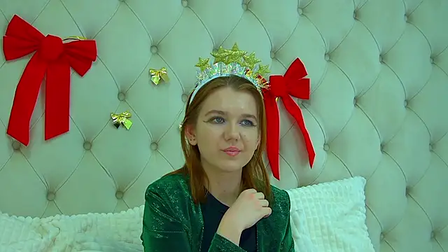 Snapshot of LessySmith chatting on December 28, 2024, 9:52 am LessySmith online show from December 28, 2024, 9:52 am