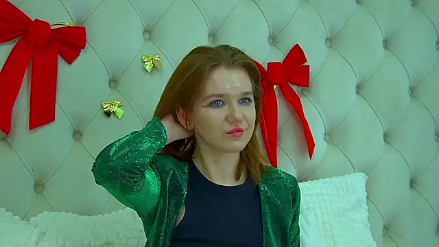 Snapshot of LessySmith chatting on December 28, 2024, 3:59 pm LessySmith online show from December 28, 2024, 3:59 pm