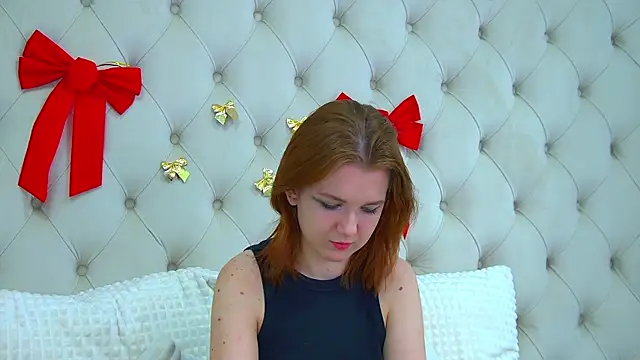 Snapshot of LessySmith chatting on January 5, 2025, 1:35 am LessySmith online show from January 5, 2025, 1:35 am