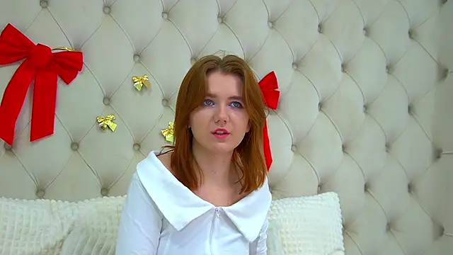 Snapshot of LessySmith chatting on January 5, 2025, 8:42 pm LessySmith online show from January 5, 2025, 8:42 pm